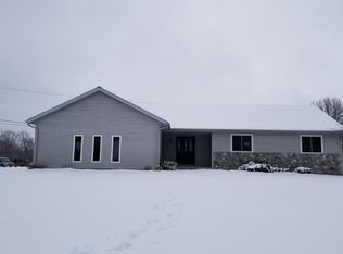 1410 5th St, Belding, MI 48809