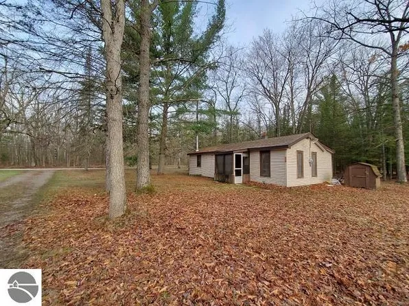 4906 N Goodar Rd, South Branch, MI 48761