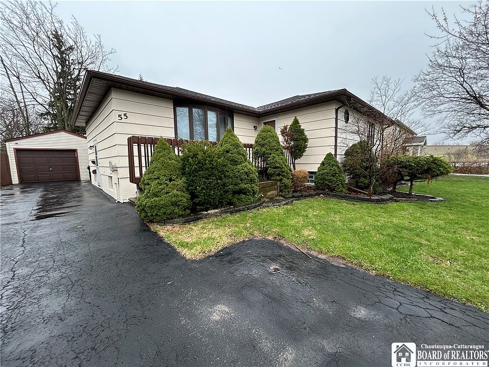 1st image of 55 Lynbrook Dr