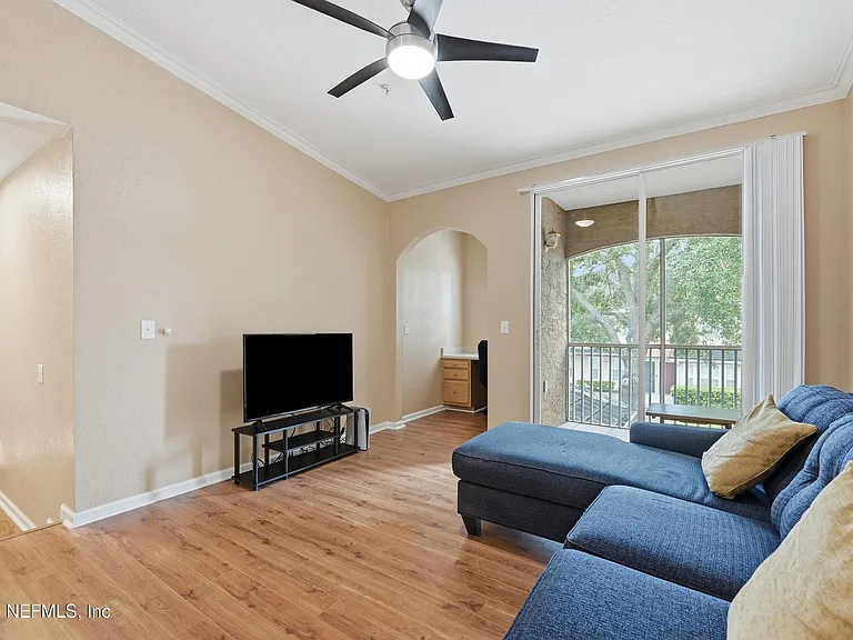 10075 Gate Pkwy N #911 — Photo 3