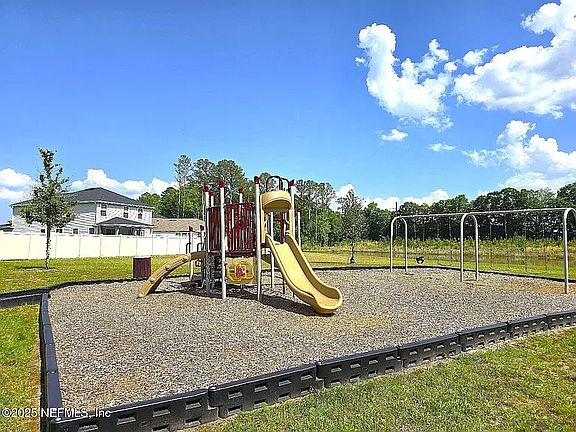 5th image of 3089 Lucille Ln