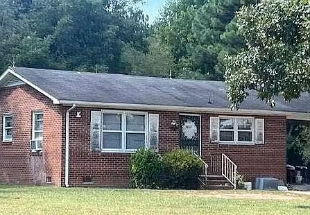 2nd image of 1651 Stony Point Rd