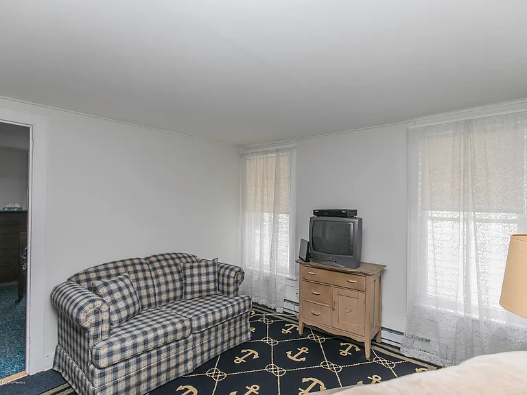 35 1/2 Olin St #B — Photo 2