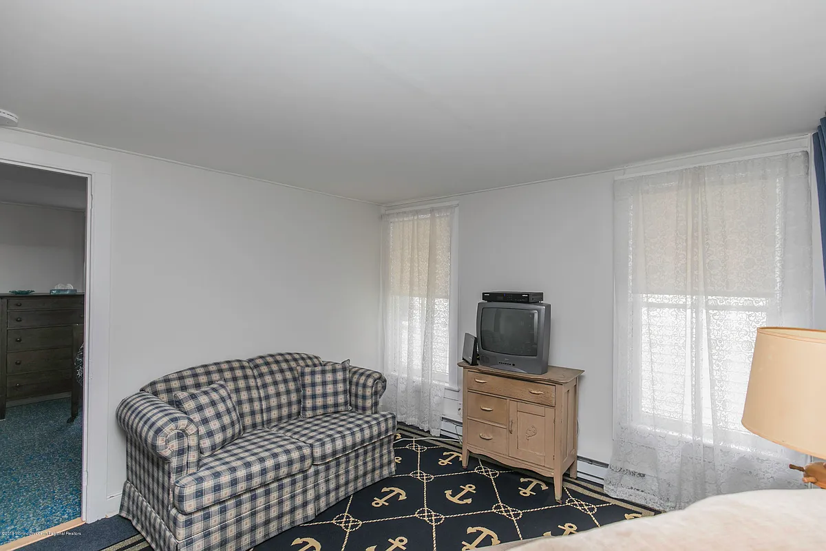 Building Photo - 35 1/2 Olin St #B