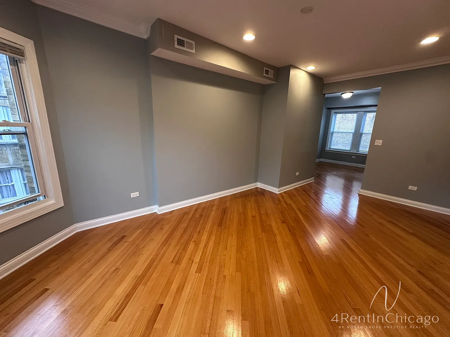 2 bed, 1000 sqft, $2,050 — Photo 3