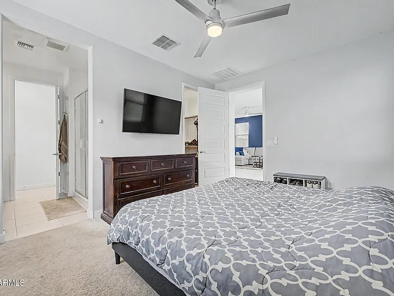 12515 W Morten Ave — Photo 8