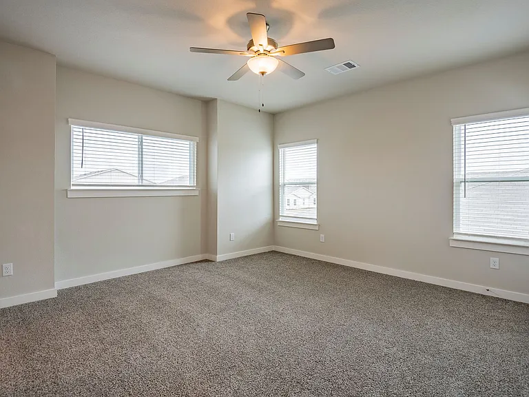 644 Wheatfield Dr — Photo 14