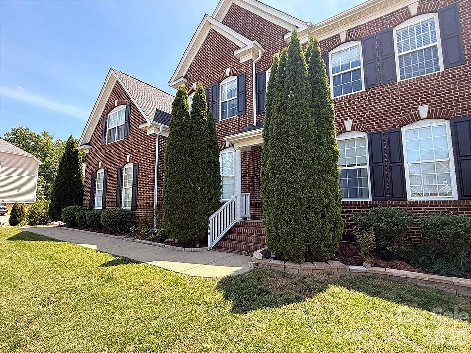 1st image of 100 Drakeshire Ct