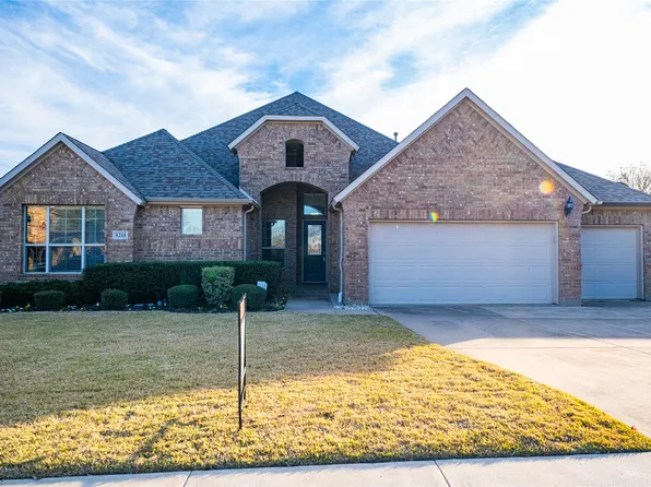 1211 Killian Dr, Mansfield, TX 76063