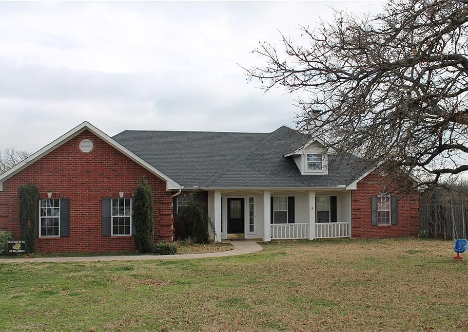 1st image of 205 Deer Creek Dr