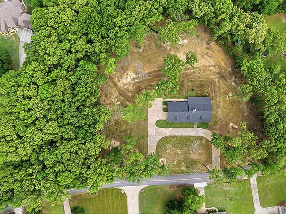 2nd image of 38 Garrett Rd