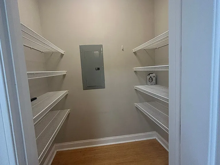 300 Gateway Dr — Photo 4