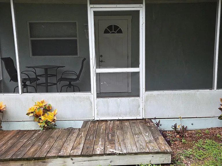 1612 Montgomery Ave — Photo 1