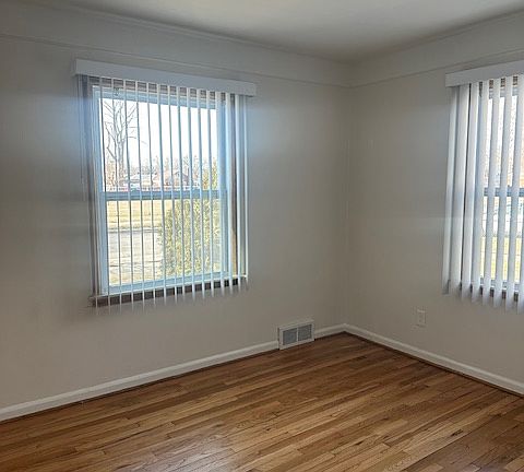 4th image of 7730 Chatham