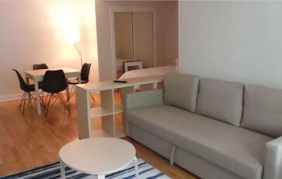 2nd image of 1233 N Laurel Ave APT 108