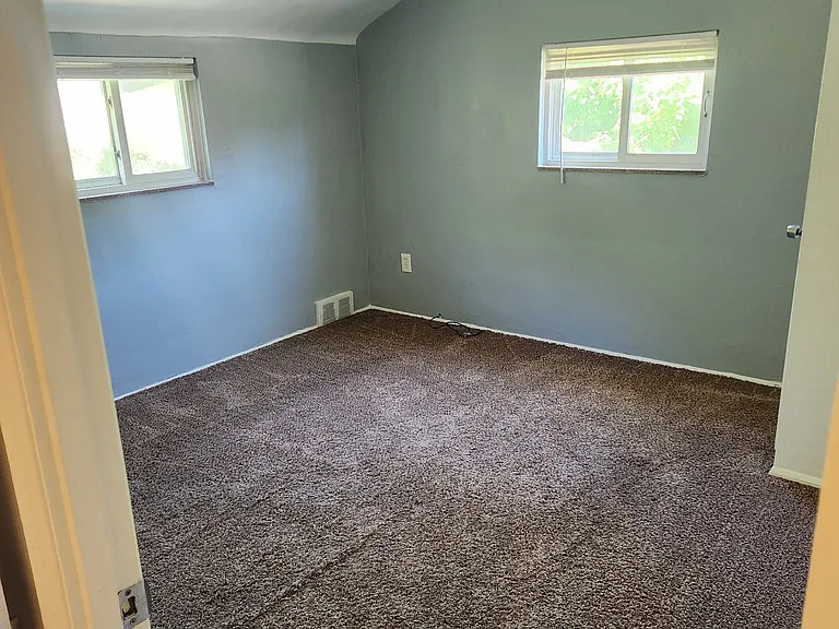 107-109 N Joslyn Dr #107 — Photo 7