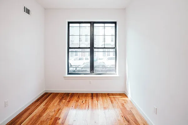 Rented by Nooklyn NYC LLC | media 25