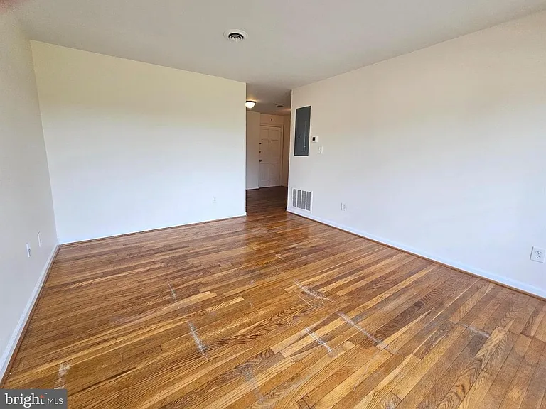 125 E Williams St #205 — Photo 8