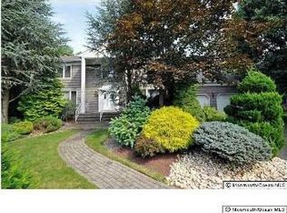 8 Jean Ct, Marlboro, NJ 07746