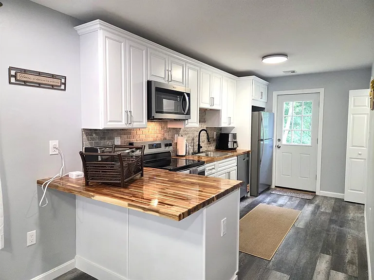 276 Sumner St #2 — Photo 4