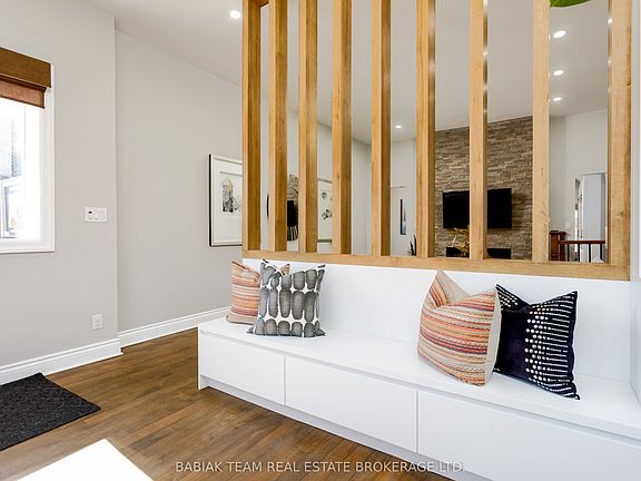 4th image of 530 Runnymede Rd