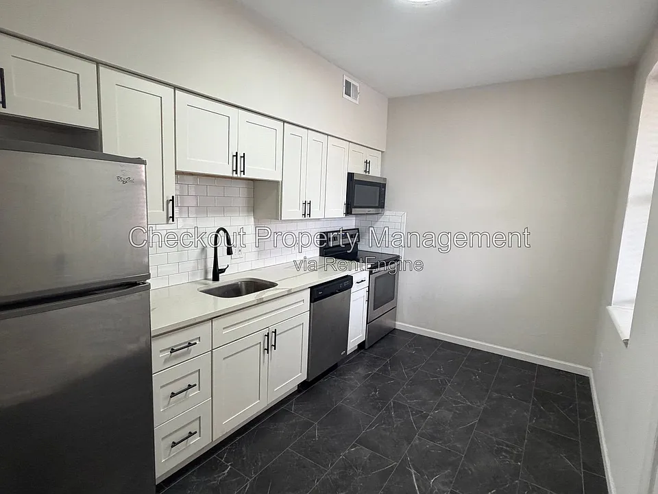 5535 Pershing Ave #22