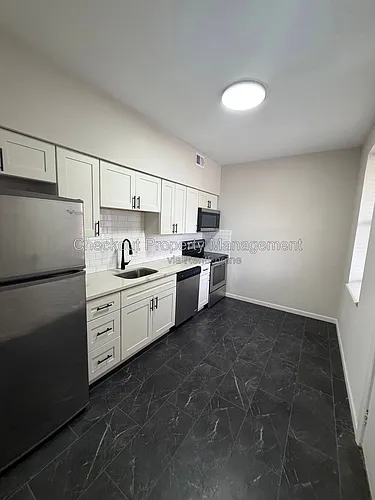 5535 Pershing Ave Photo 1