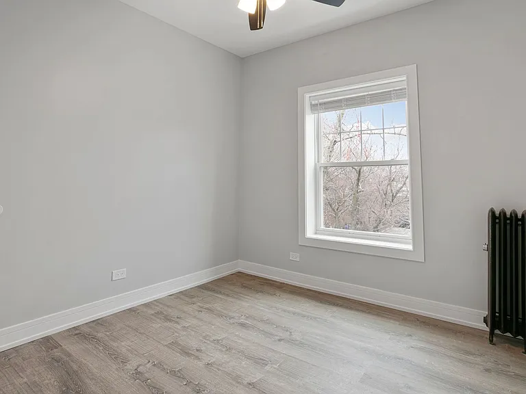6035-6045 N Winthrop Ave #1055-1067 — Photo 100
