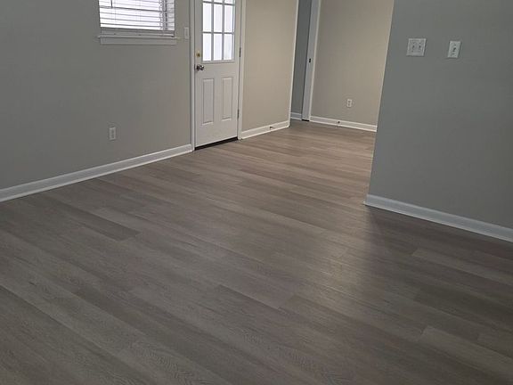 4th image of 503 Tall Pines St