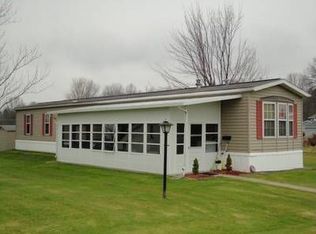 1563 Lee Ln, Grove City, PA 16127