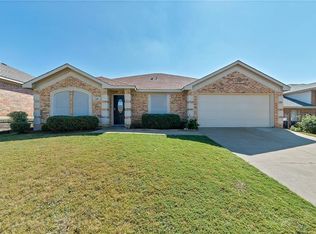 909 Ryanfield Ct, Burleson, TX 76028