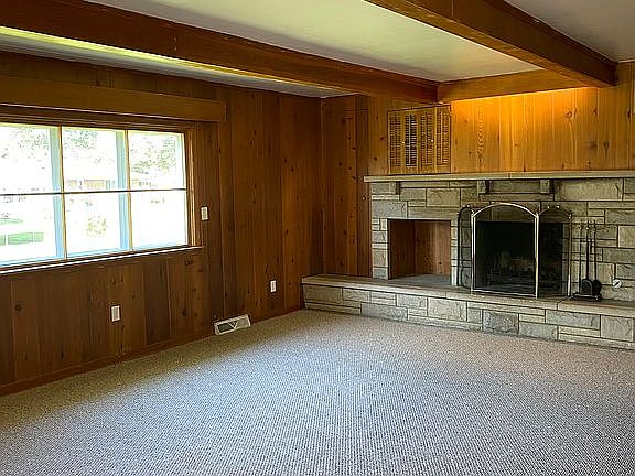 Huge 15x24 family room