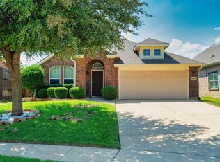 15651 Gatehouse Dr, Roanoke, TX 76262