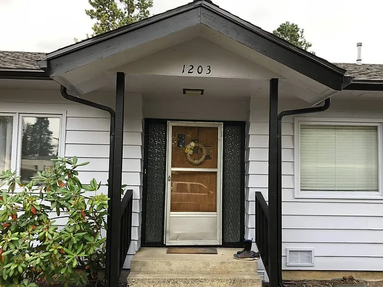1203 W Superior St — Photo 2