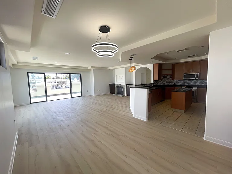 1044 Wall St #36 — Photo 6