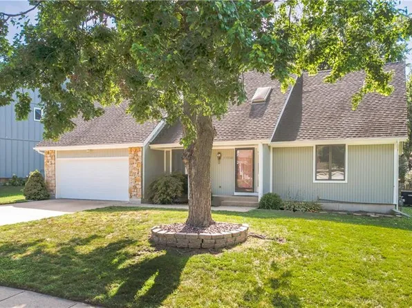 11200 Marty St, Overland Park, KS 66210