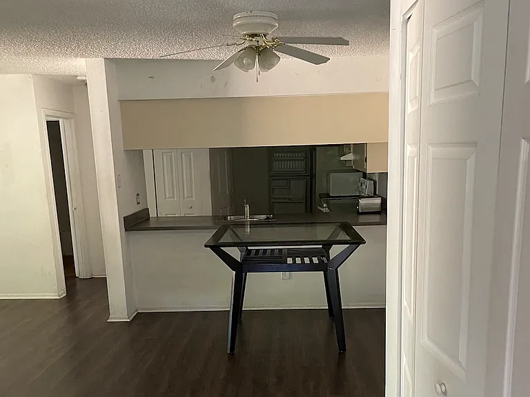 636 Kenwick Cir — Photo 2