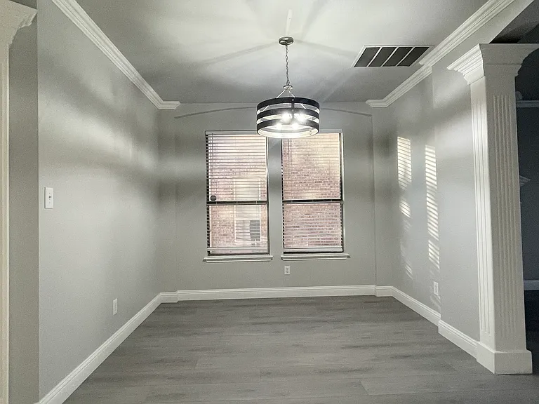 813 Lake Forest Trl — Photo 10