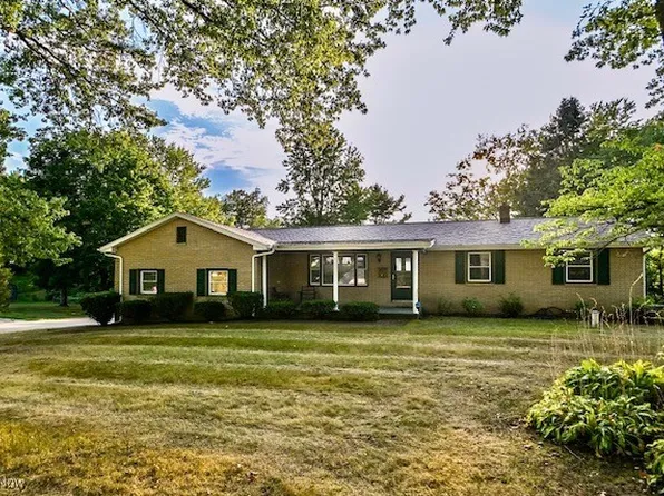 6345 Chesham Dr NE, Canton, OH 44721