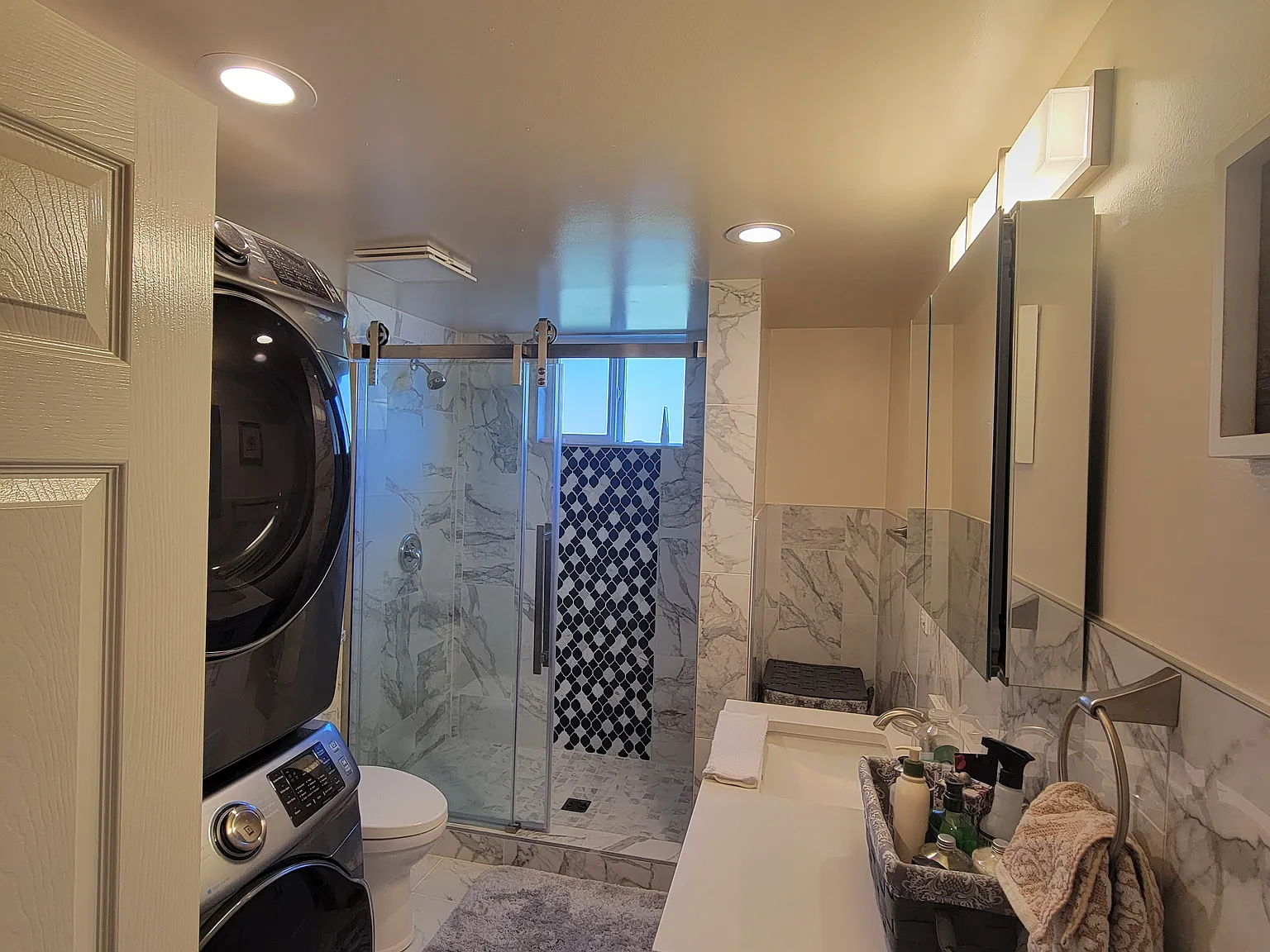 3 bed, 1030 sqft, $2,600 — Photo 3