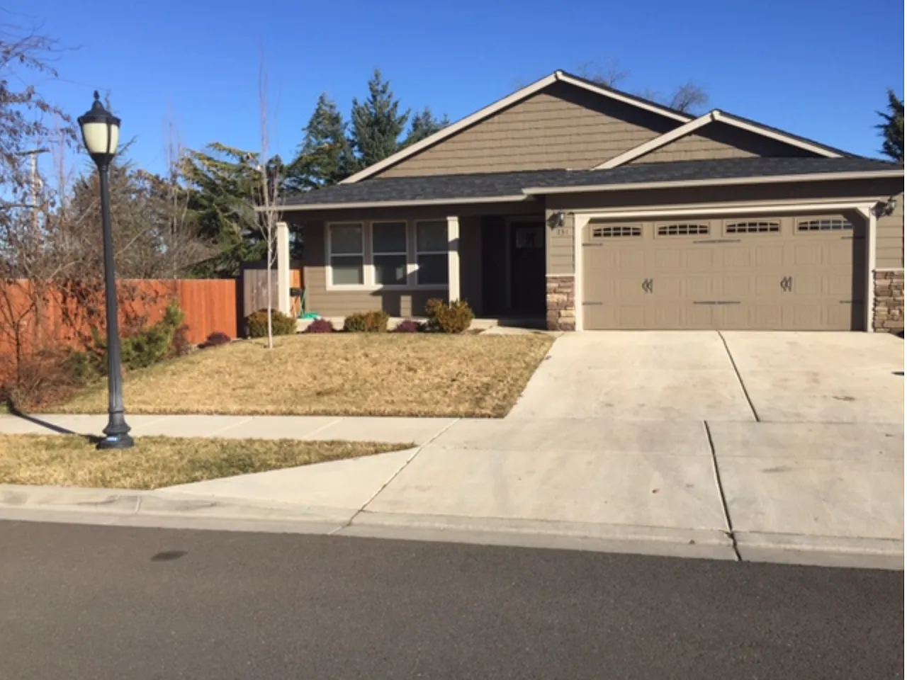 731 Tivoli Dr photo 1