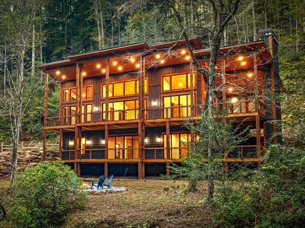 212 Fish Tale Cv, Ellijay, GA 30540