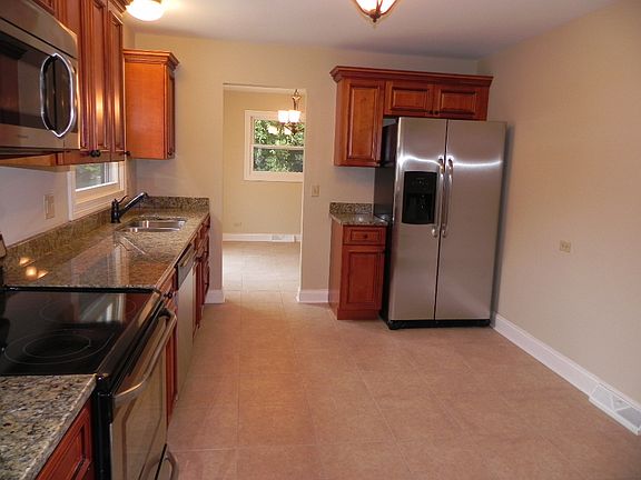 5th image of 6001 Ross Dr