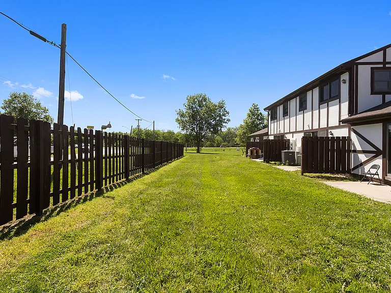 1113 Jeff Cir — Photo 4