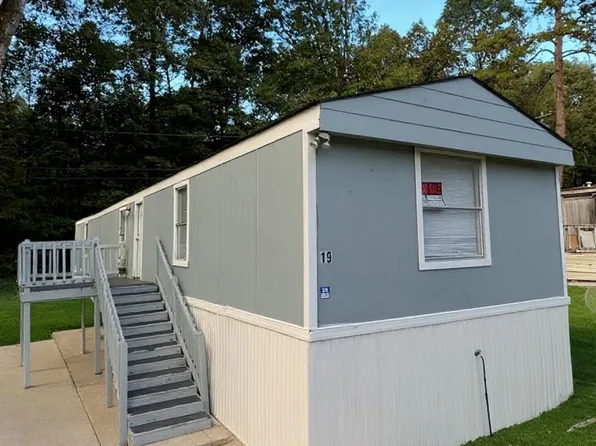 19 Poole Cir, Ellenwood, GA 30294