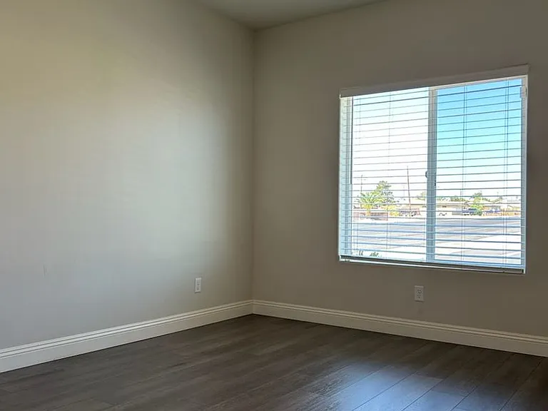 432 Thomas St — Photo 18