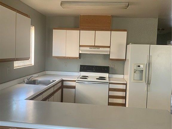 3rd image of 2111 Exeter Dr APT D