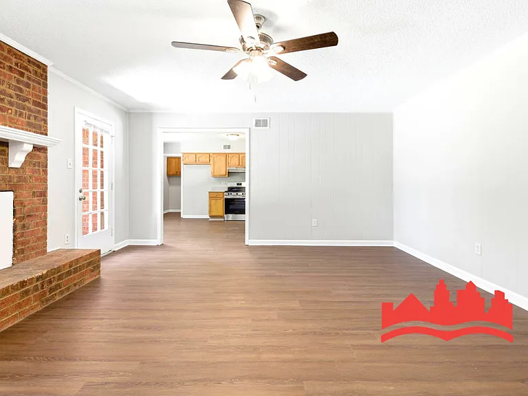 3063 Mary Elizabeth Dr — Photo 10