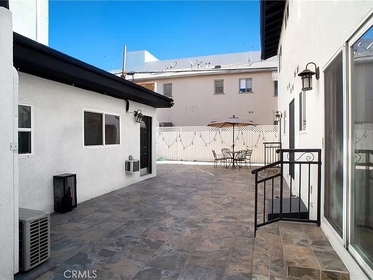 11267 Otsego St — Photo 9