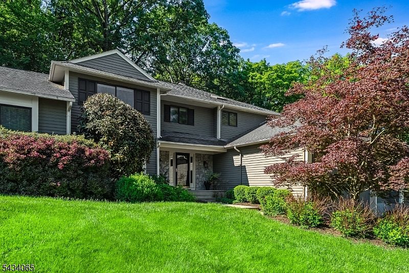 1st image of 22 Hunters Cir